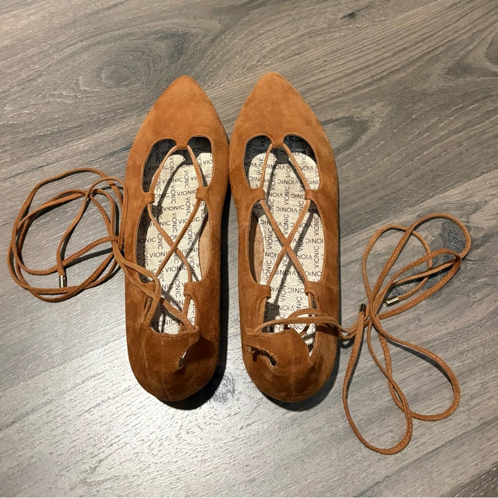 Vionic Lucinda Brown Suede-Leather Tie-Up Ballet Flats